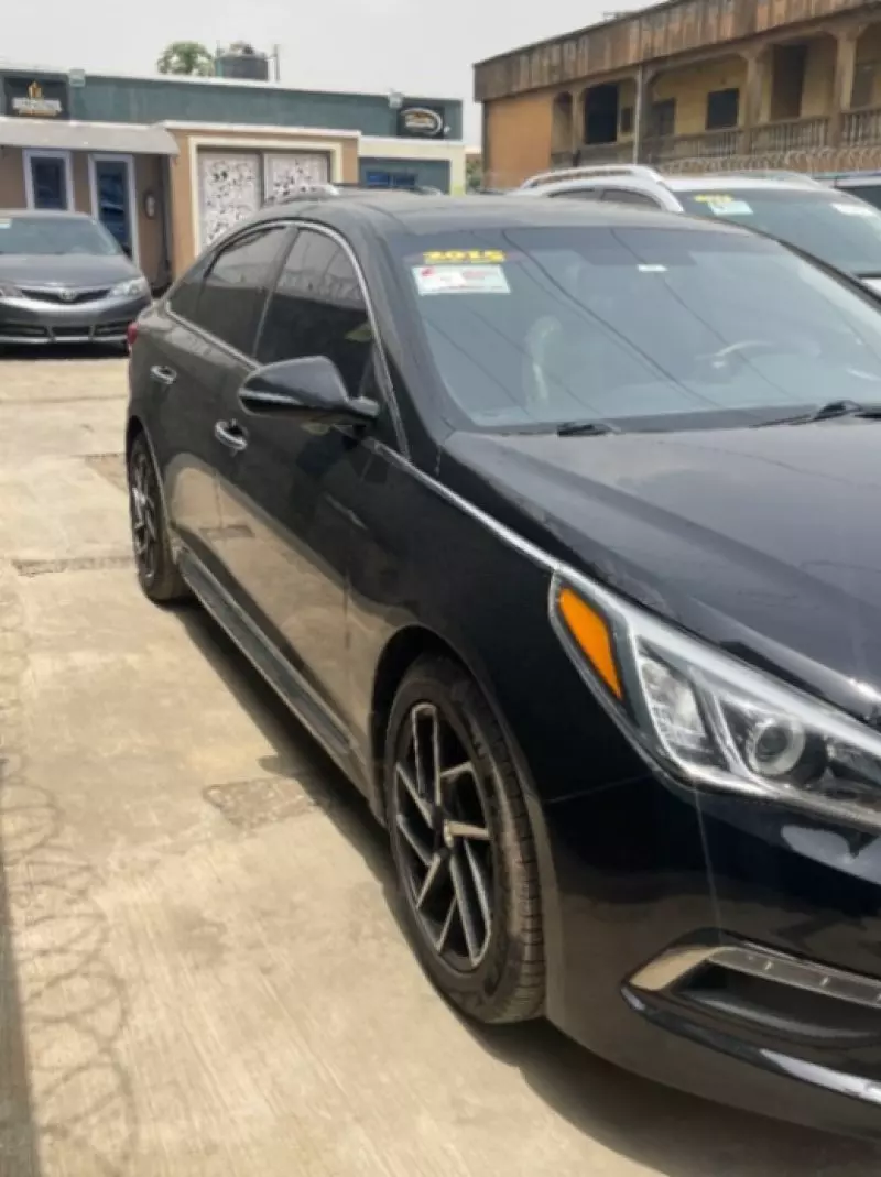 Hyundai Sonata   - 2015