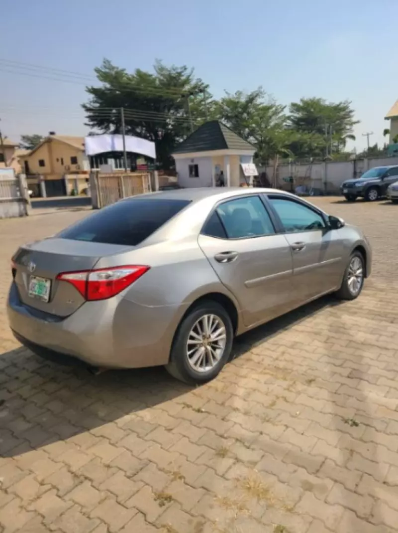 Toyota Corolla   - 2015