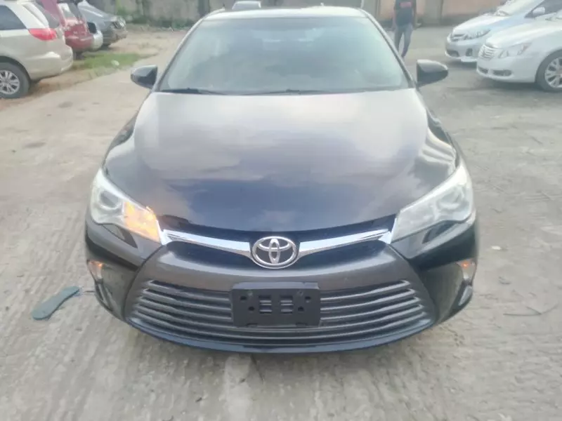 Toyota Camry   - 2016