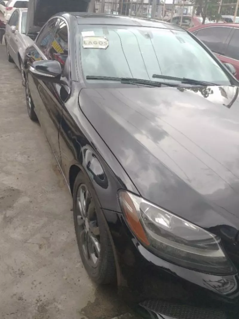 Mercedes-Benz C 300   - 2015
