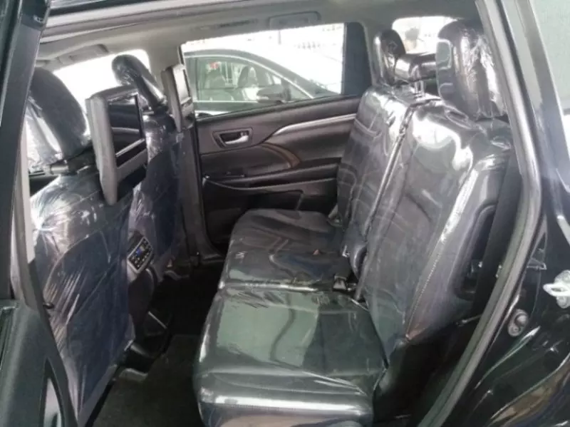 Toyota Highlander   - 2017