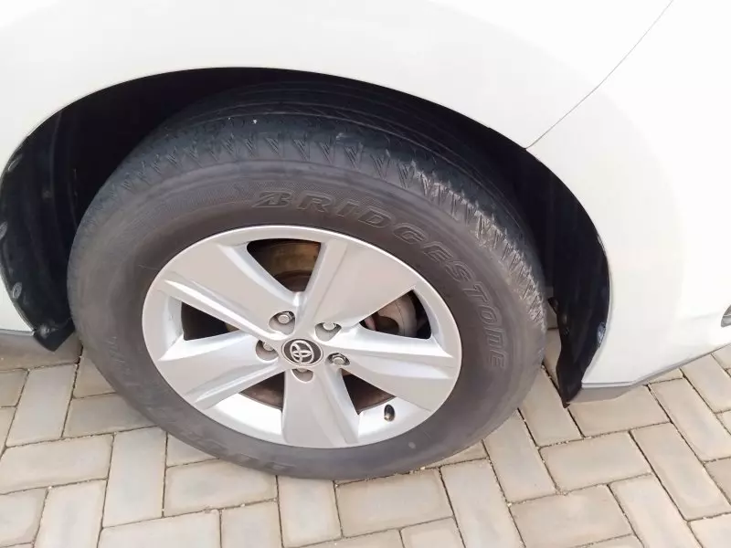 Toyota Harrier   - 2016