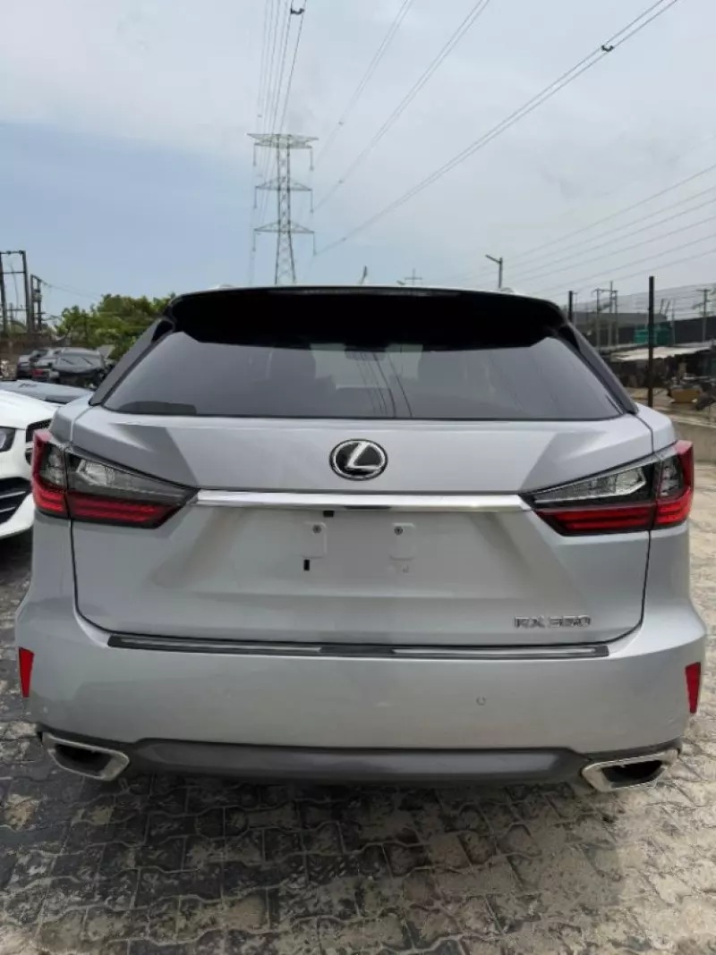 Lexus RX   - 2019