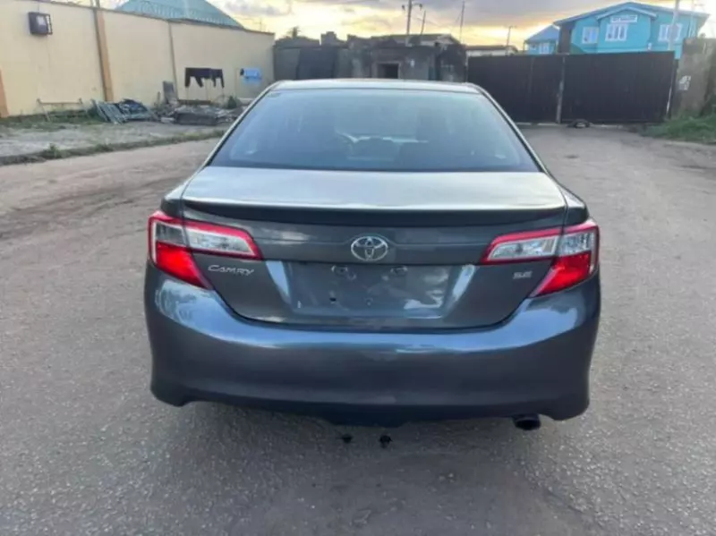 Toyota Camry   - 2014