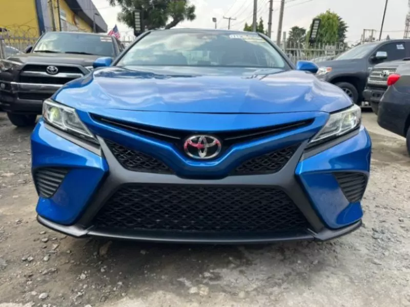 Toyota Camry   - 2018
