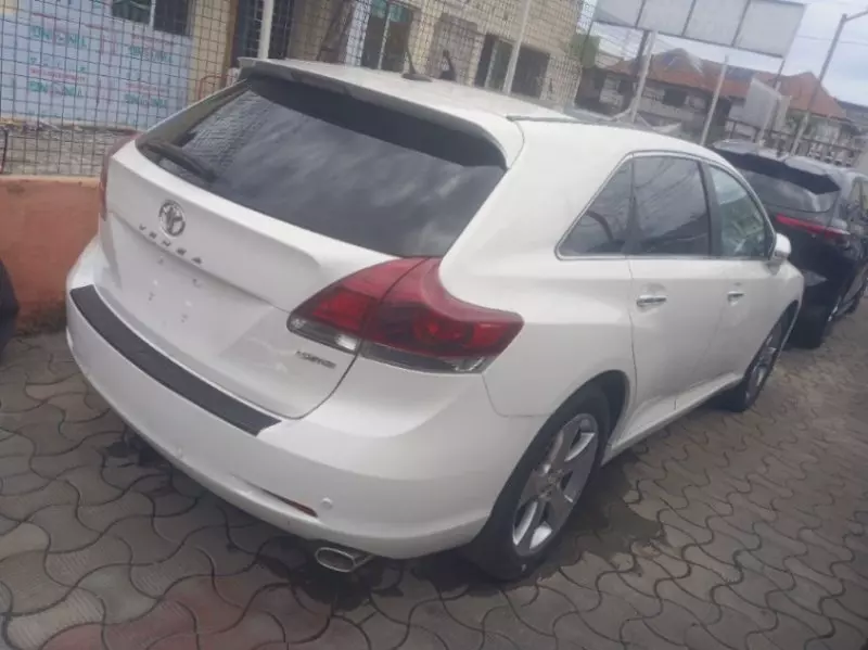 Toyota Venza   - 2014