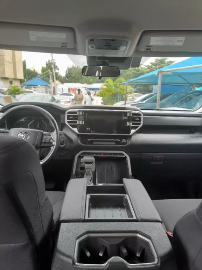 Toyota Tundra   - 2023