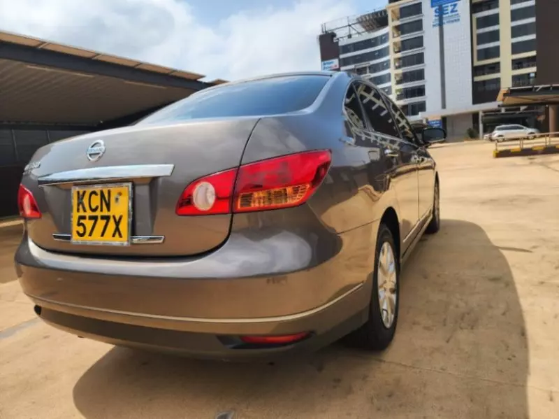 Nissan Bluebird   - 2010