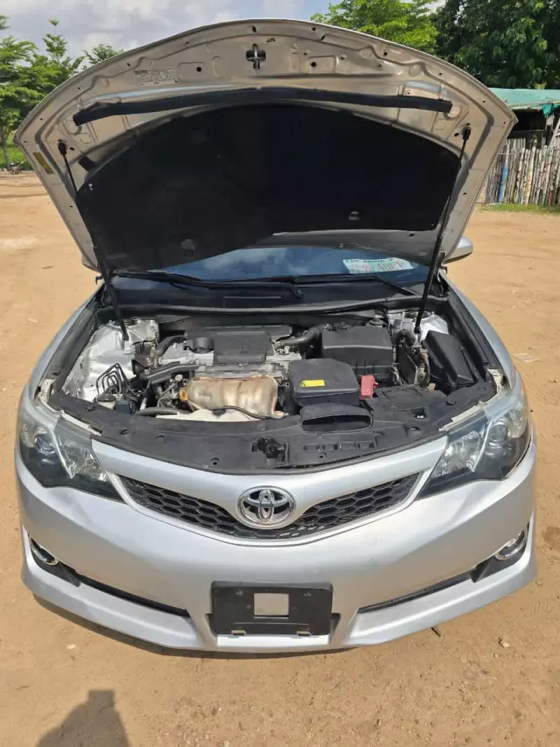 Toyota Camry   - 2013