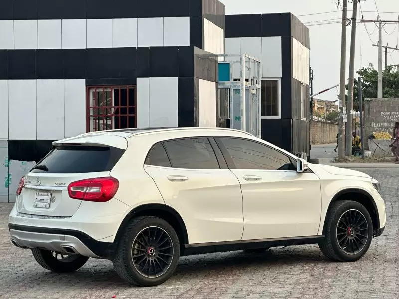 Mercedes-Benz CLA 250   - 2015