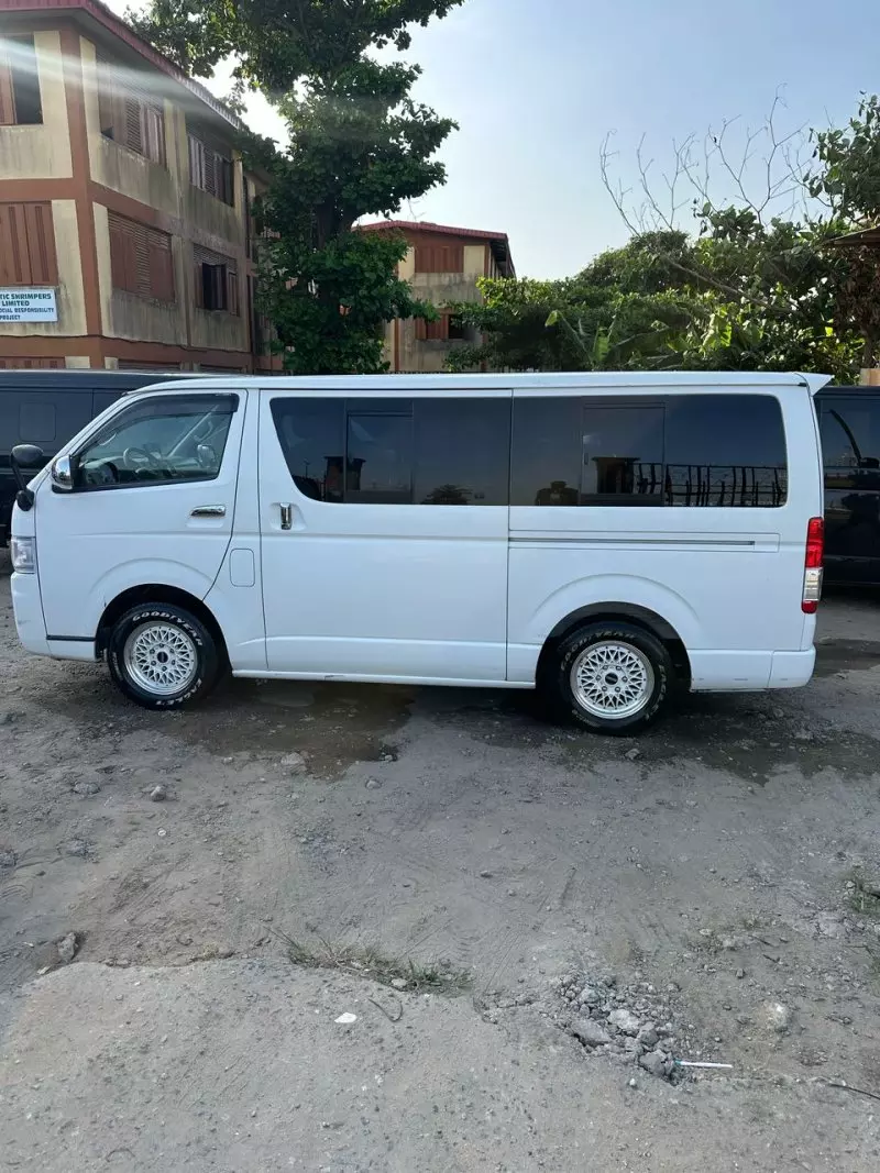Toyota Hiace   - 2007