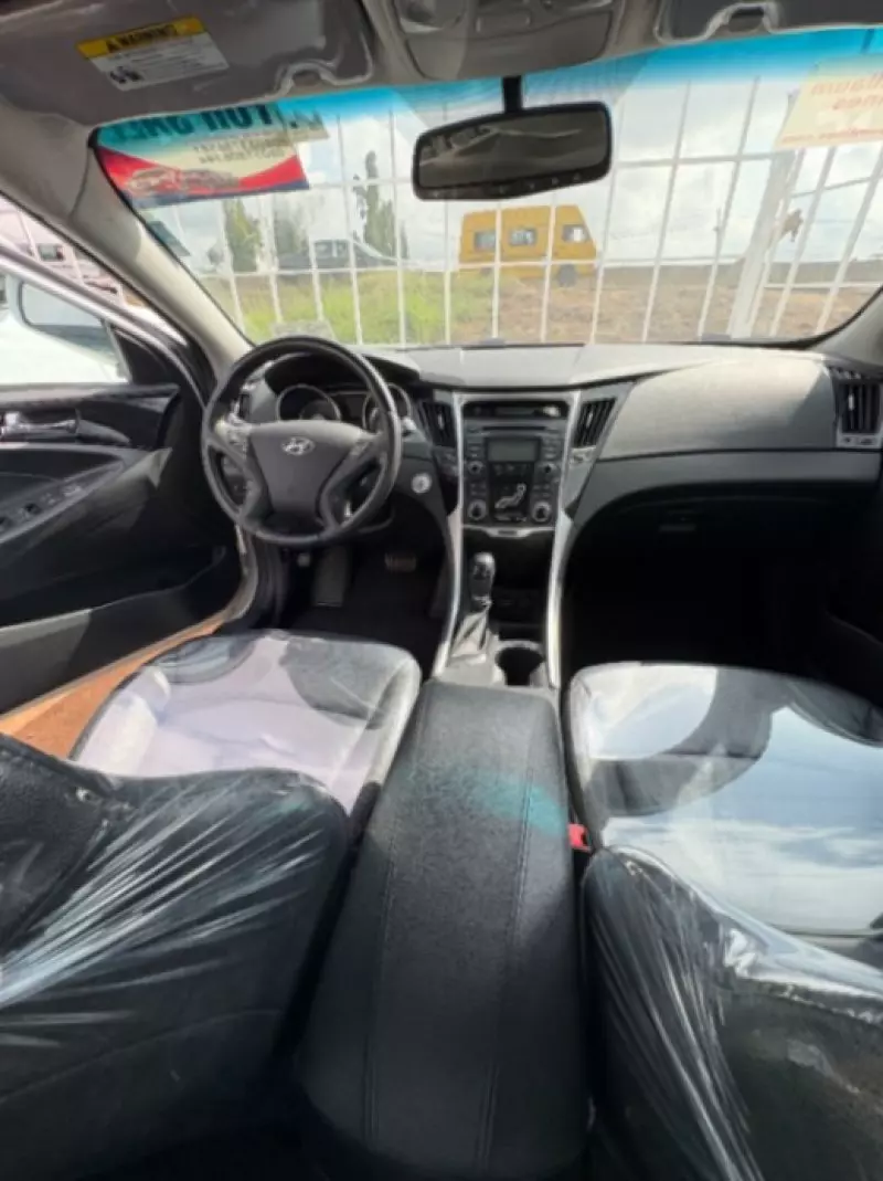 Hyundai Sonata   - 2013