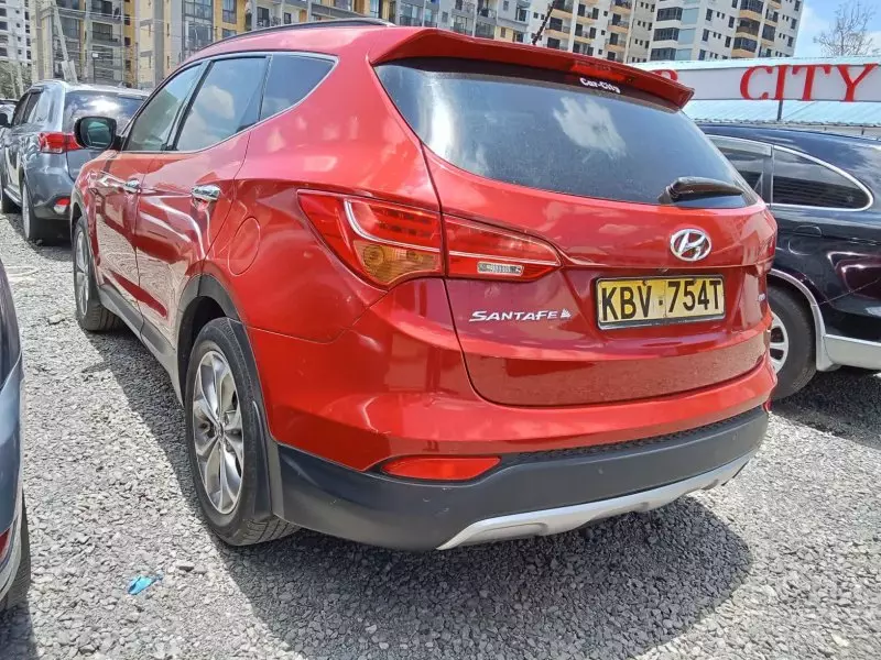 Hyundai Santa Fe   - 2013