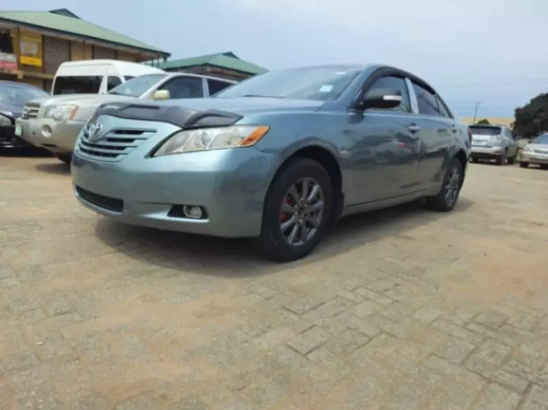 Toyota Camry   - 2008
