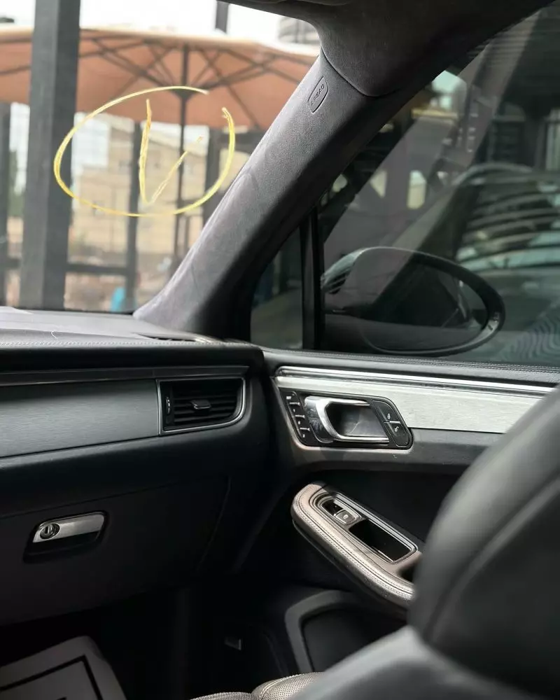 PORSCHE Macan   - 2015