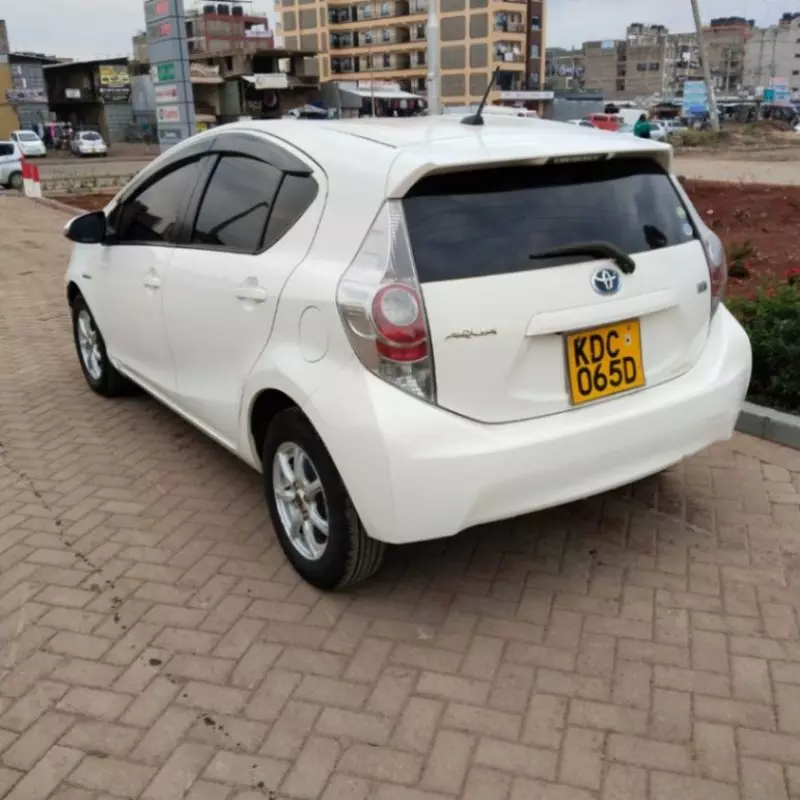 Toyota Aqua   - 2014