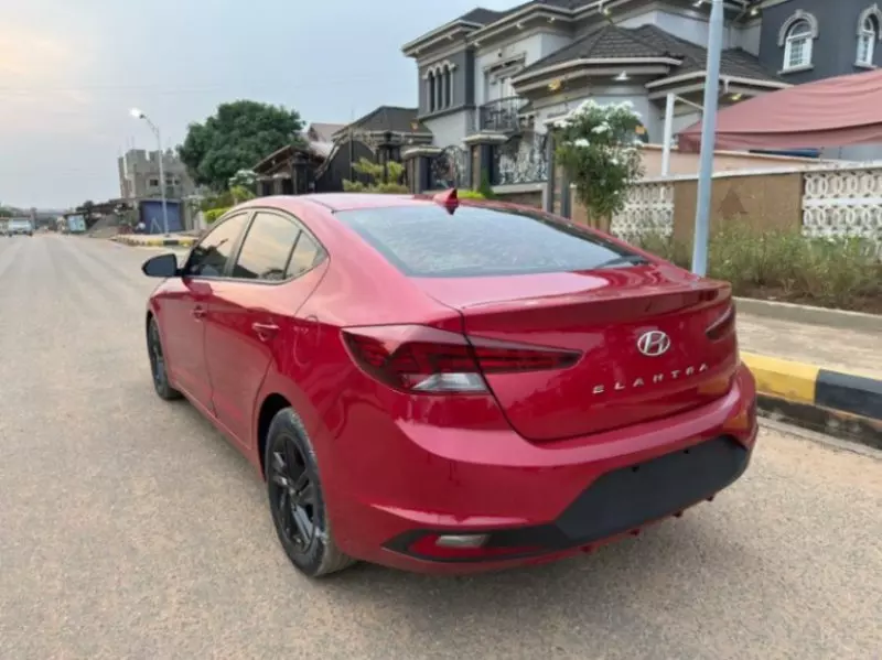 Hyundai Elantra   - 2020