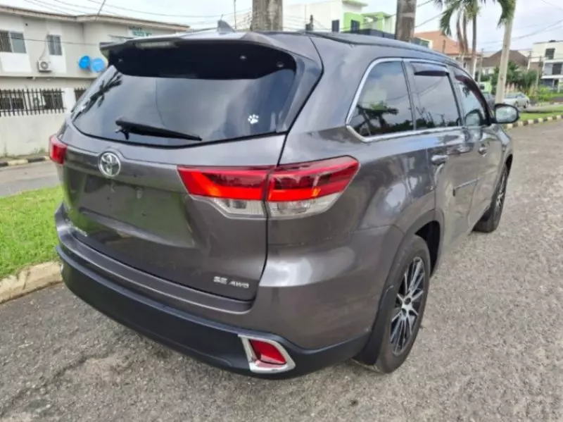 Toyota Highlander   - 2018