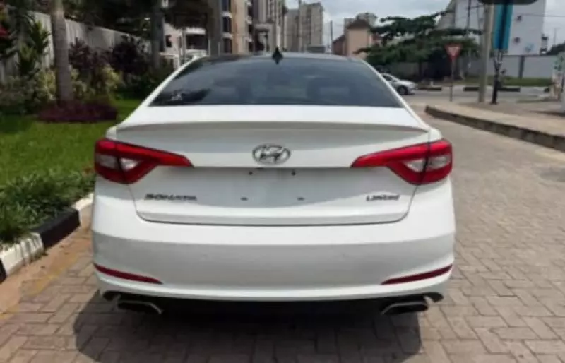 Hyundai Sonata   - 2015