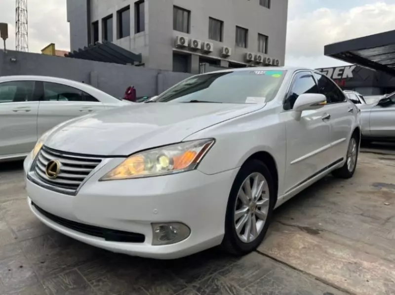 Lexus ES 350   - 2011