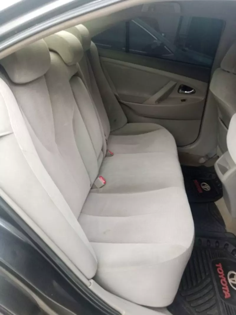 Toyota Camry   - 2010