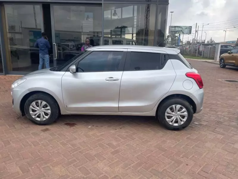 SUZUKI Swift   - 2021