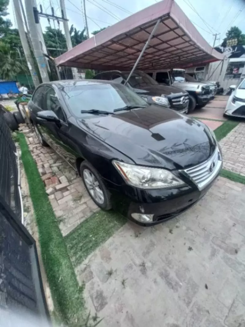 Lexus ES 350   - 2012
