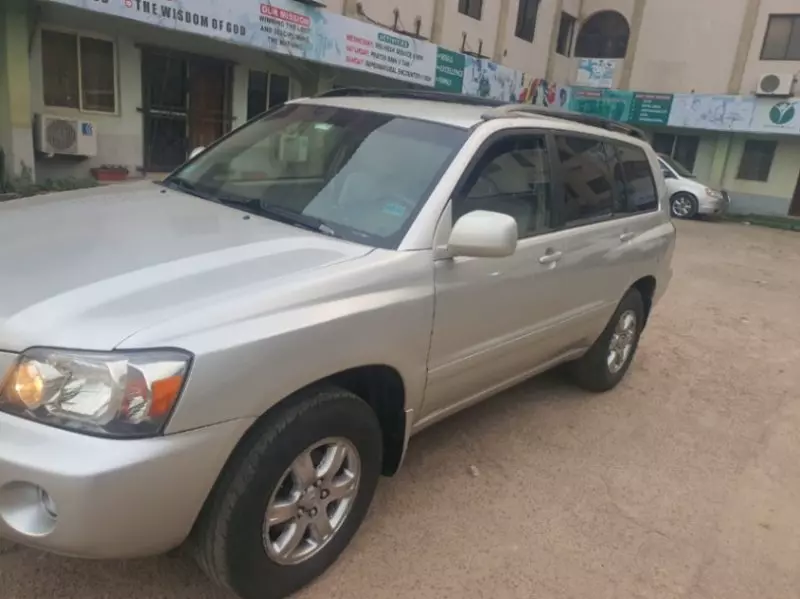 Toyota Highlander   - 2016