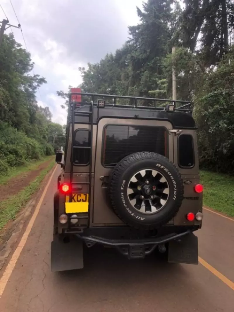 Land Rover Defender   - 2011