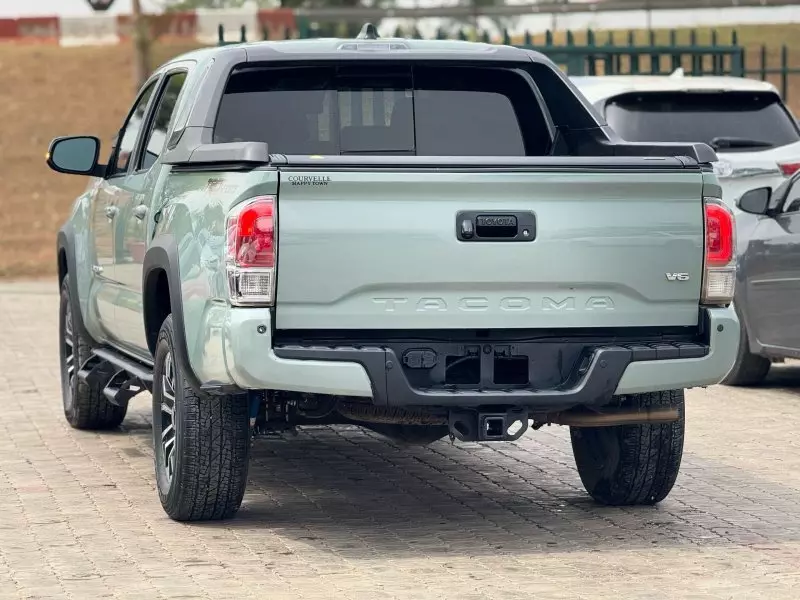 Toyota Tacoma   - 2023