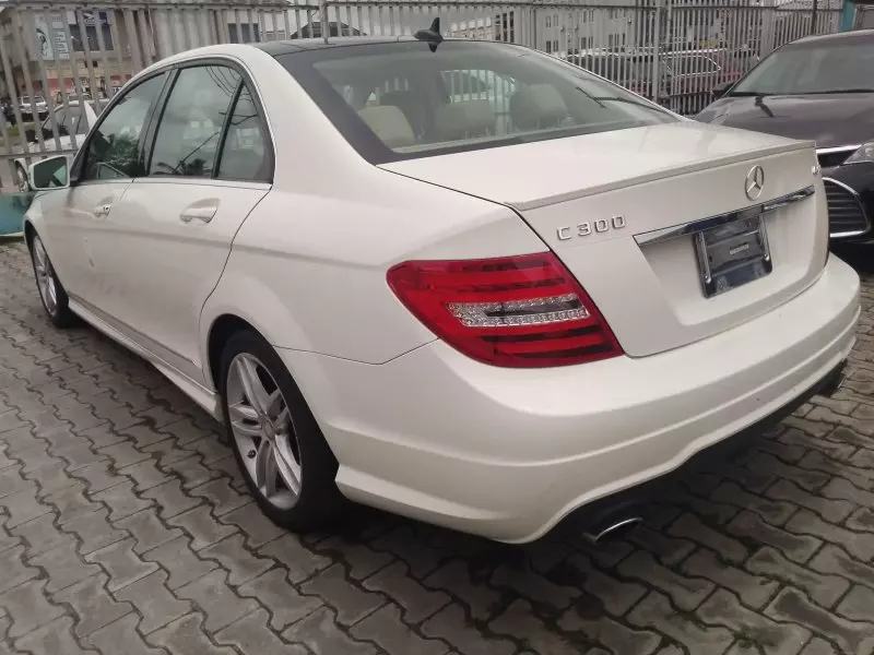 Mercedes-Benz C 300   - 2012