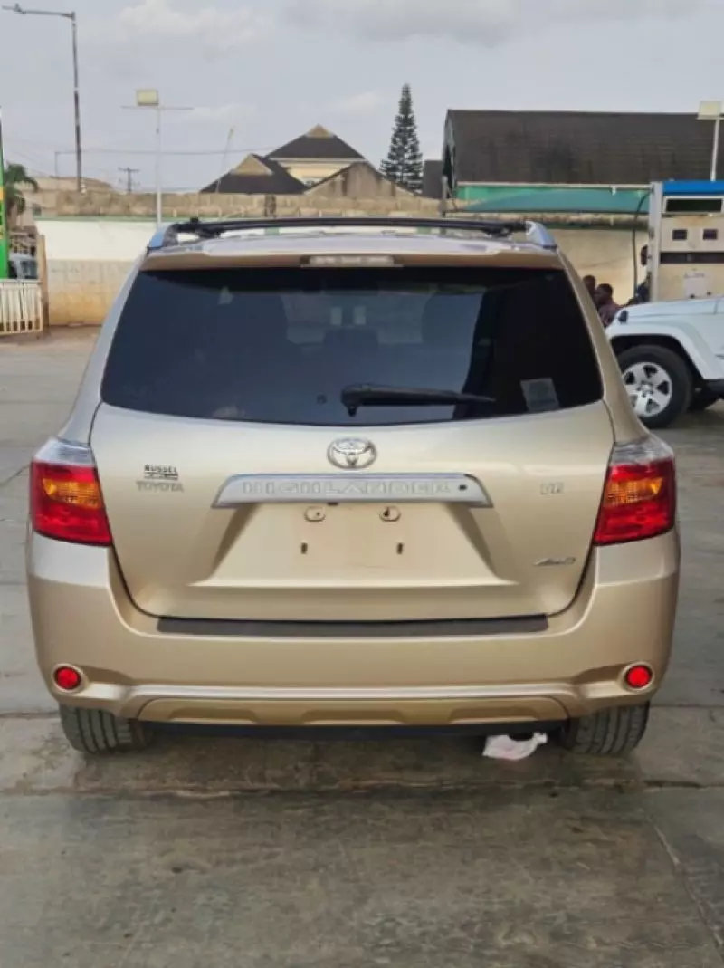 Toyota Highlander   - 2009