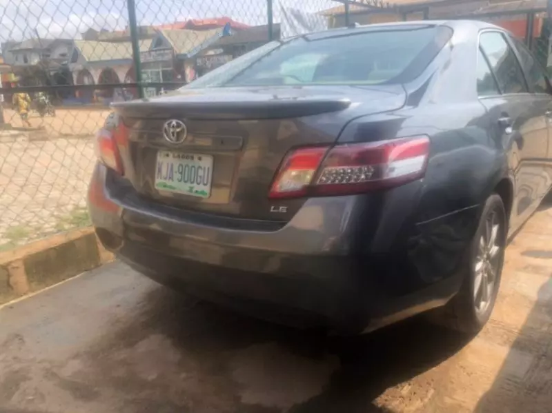 Toyota Camry   - 2011