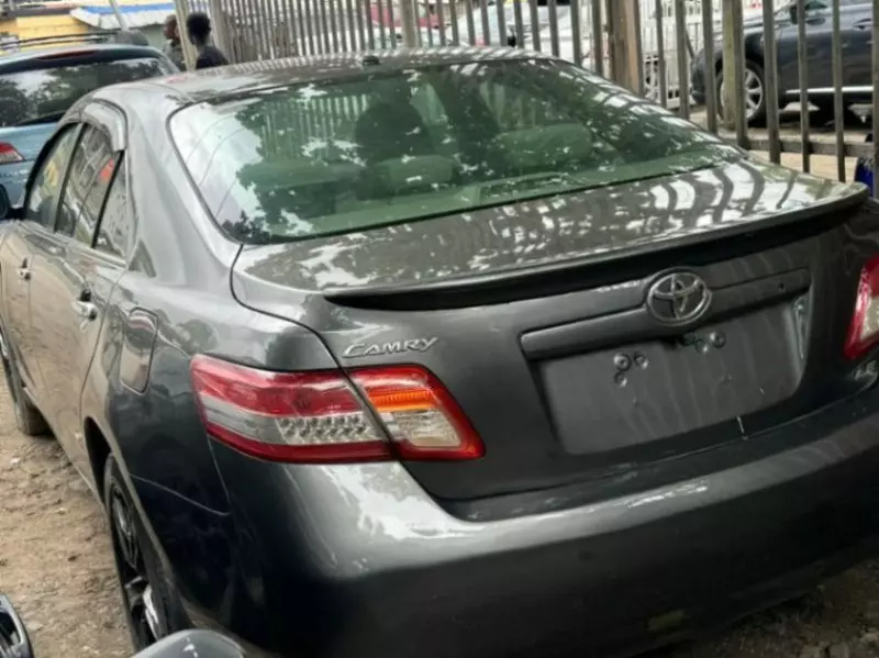 Toyota Camry   - 2011