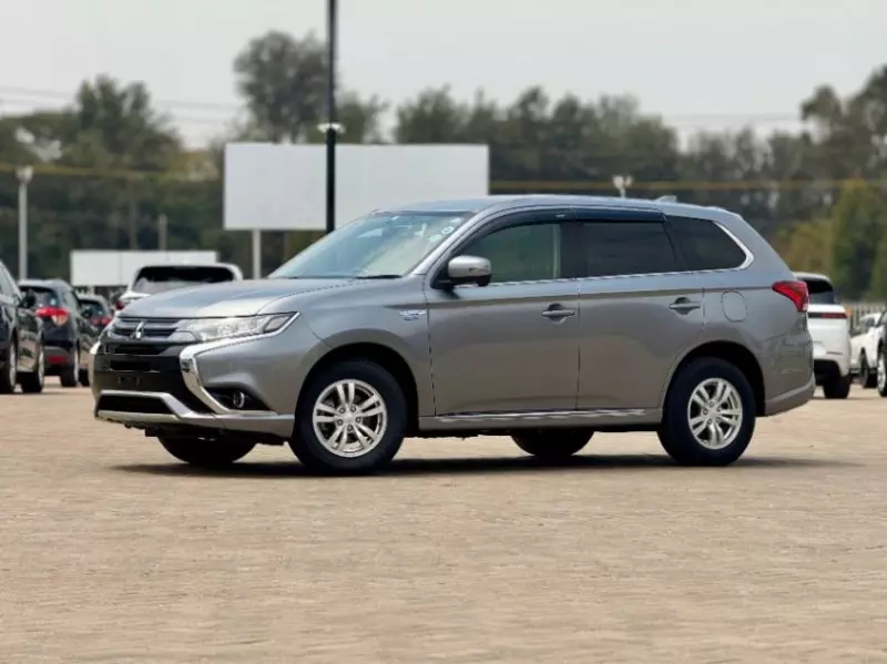 Mitsubishi OUTLANDER   - 2018