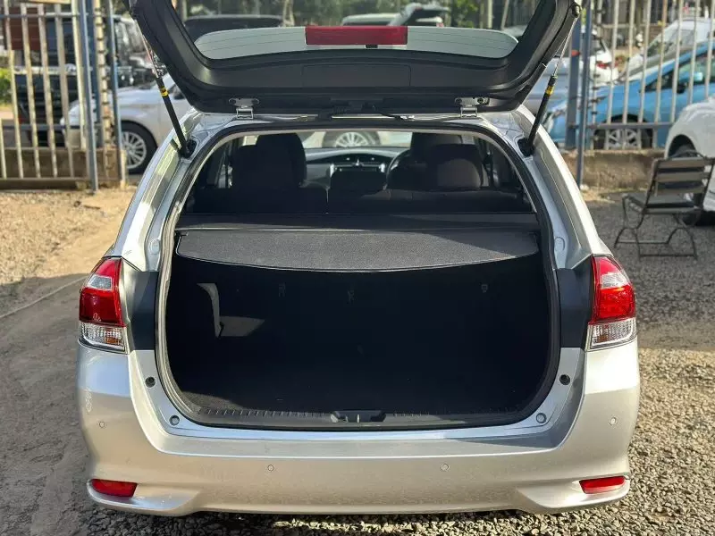 Toyota Fielder hybrid    - 2018