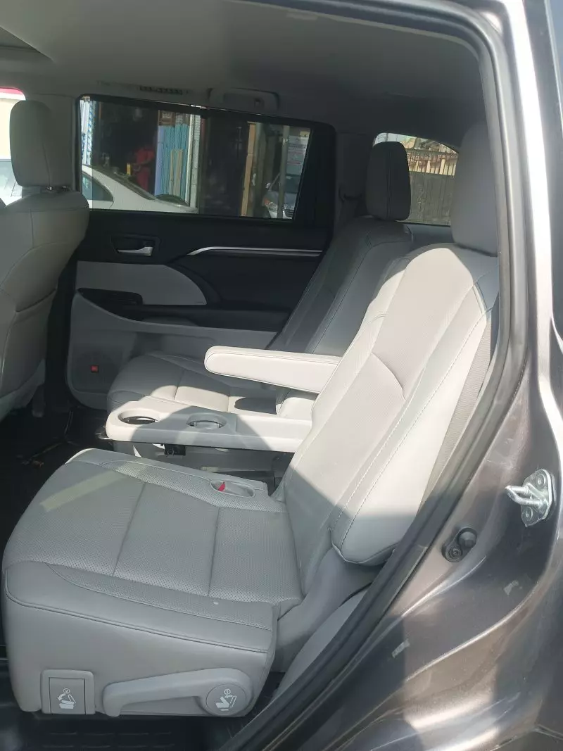 Toyota Highlander   - 2015