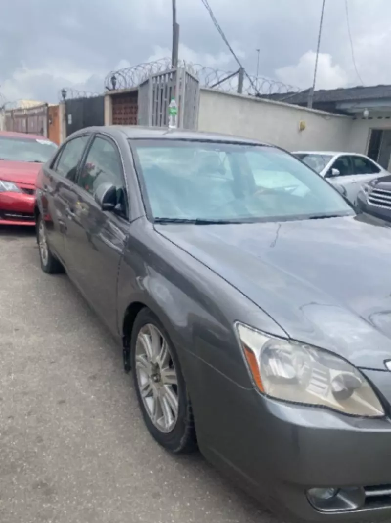 Toyota Avalon   - 2007