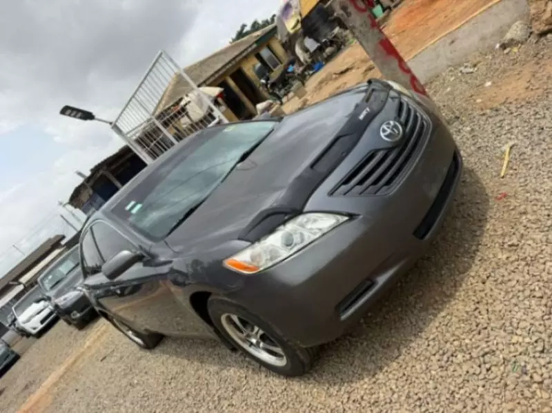 Toyota Camry   - 2009
