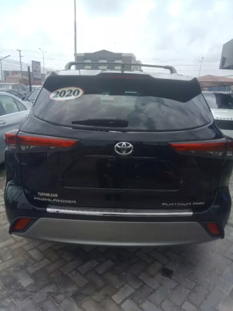 Toyota Highlander   - 2020