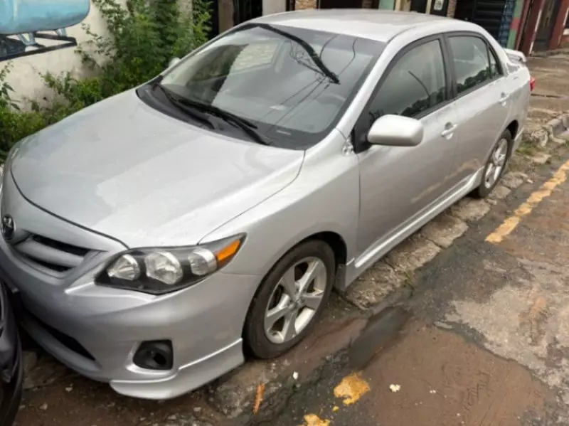 Toyota Corolla   - 2011