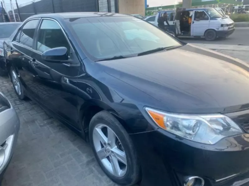 Toyota Camry   - 2014
