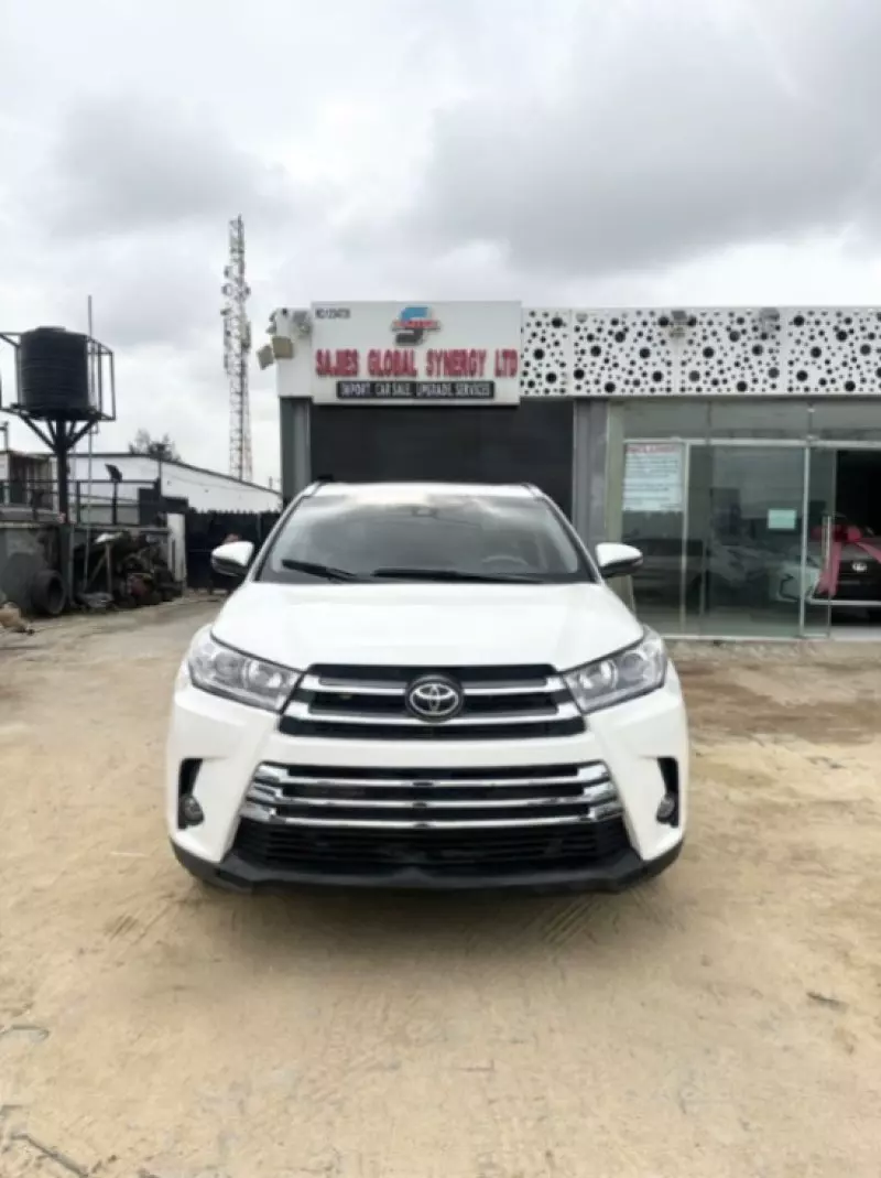 Toyota Highlander   - 2017