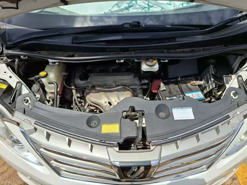 Toyota Alphard   - 2012