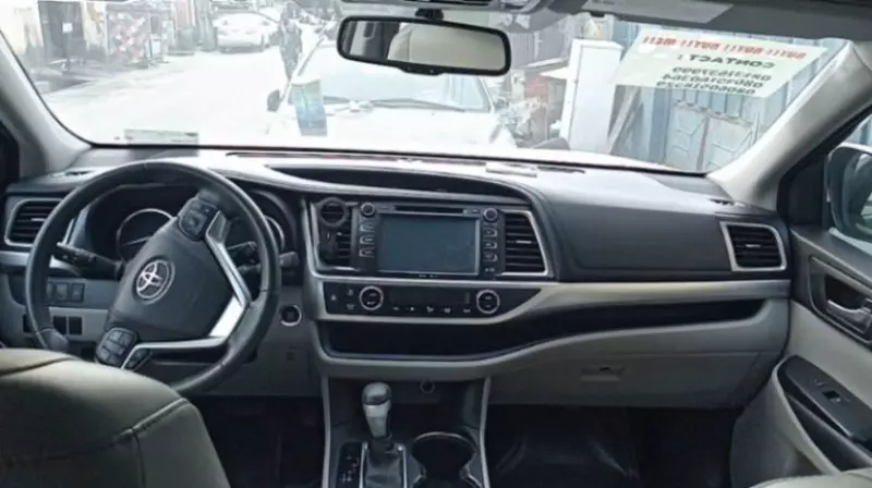 Toyota Highlander   - 2015