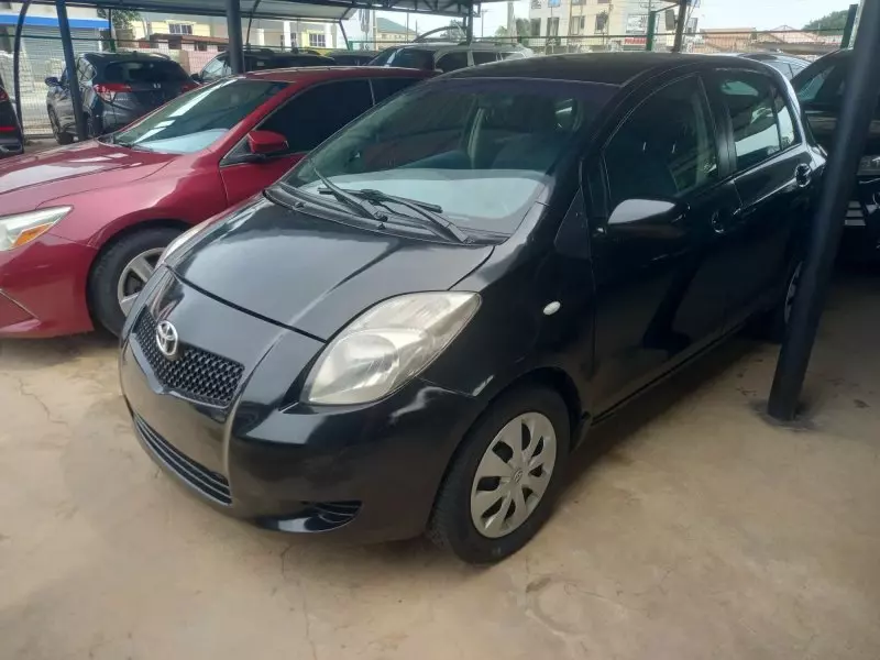 Toyota Vitz   - 2009