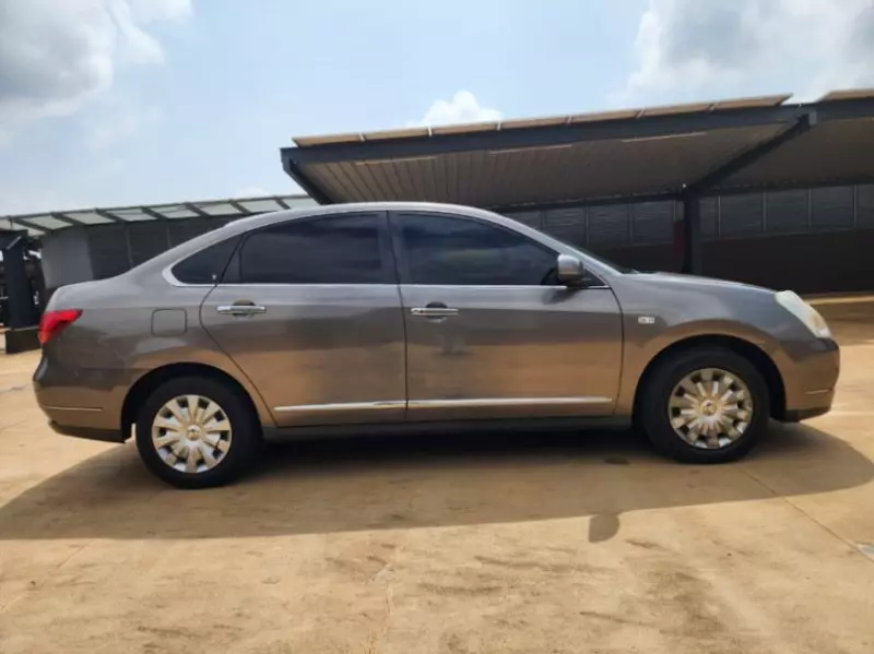 Nissan Bluebird   - 2010
