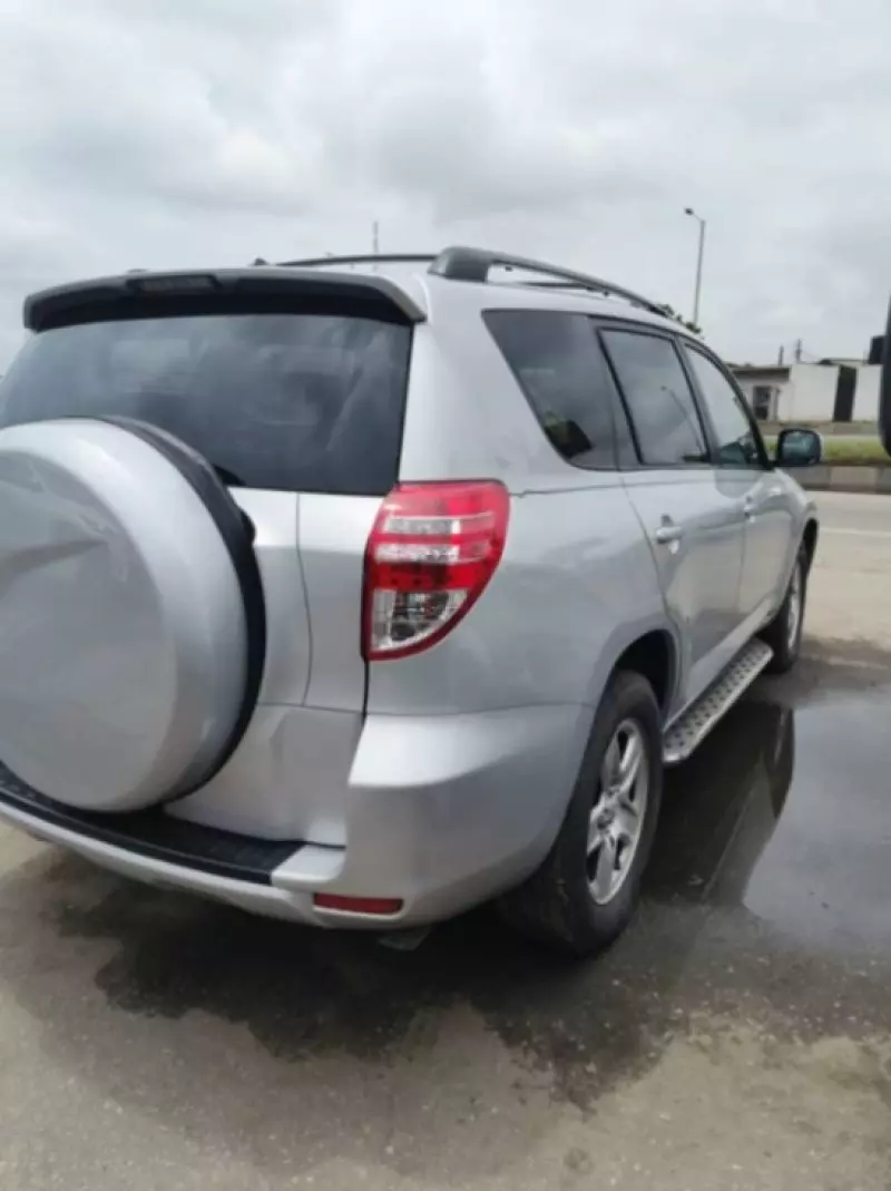 Toyota RAV 4   - 2009