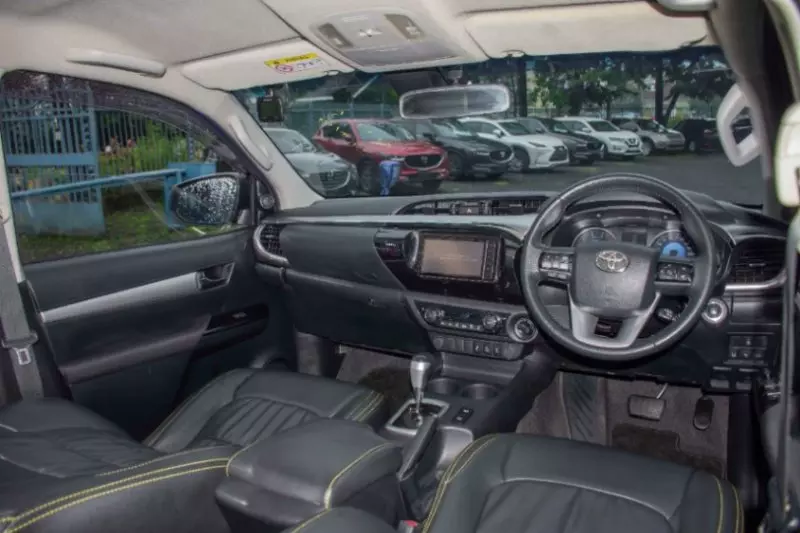 Toyota Hilux    - 2018
