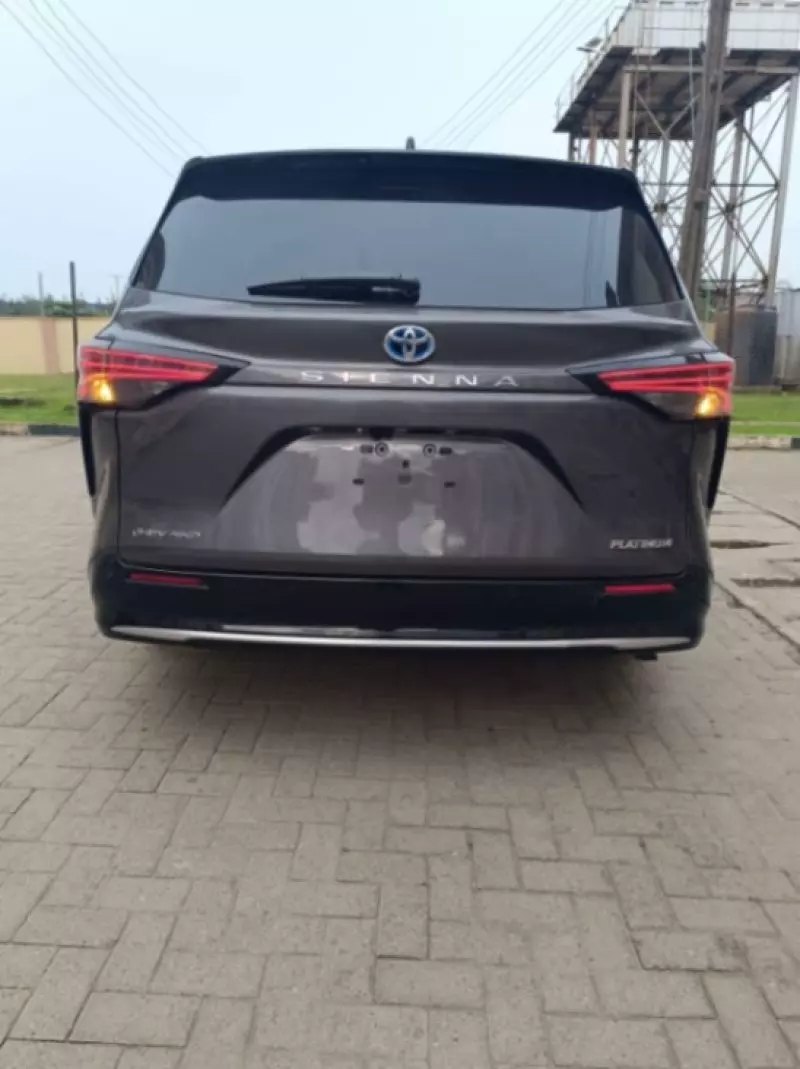 Toyota Sienna   - 2025
